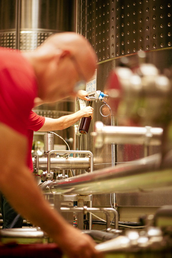 Conditionnement des bouteilles de vin Union des Vignerons des Côtes du Rhône